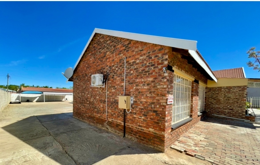 7 Bedroom Property for Sale in Collerville North West